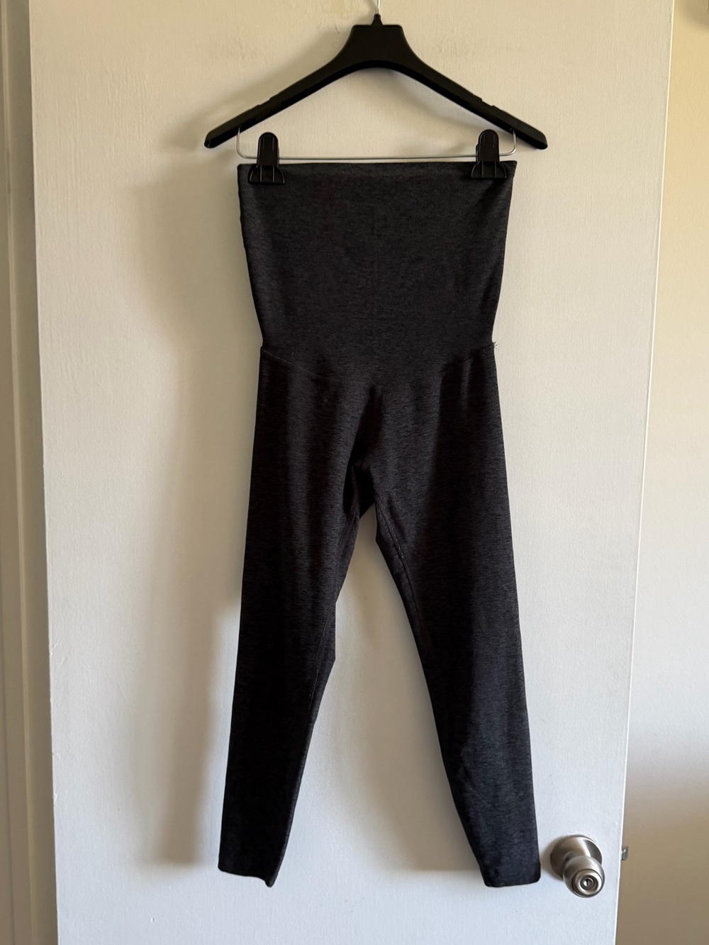 Beyond Yoga Beyond the Bump Heather Gray Cropped Leggings size Small - Picture 3 of 7